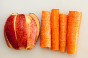 gambar manfaat buah wortel di campur  buah apel image