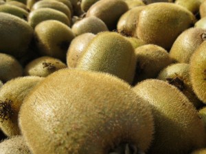 gambar buah kiwi yang sudah matang image